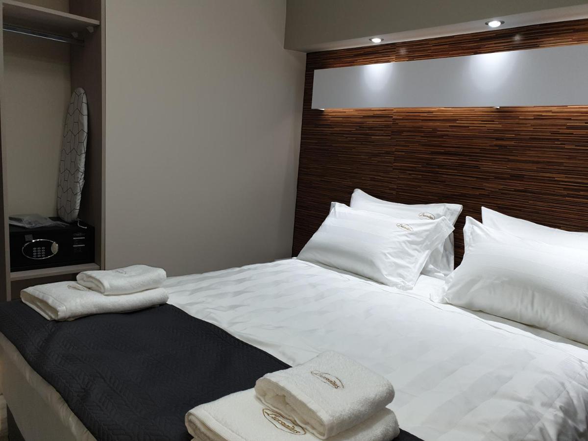 Luxrooms Ofrínion エクステリア 写真