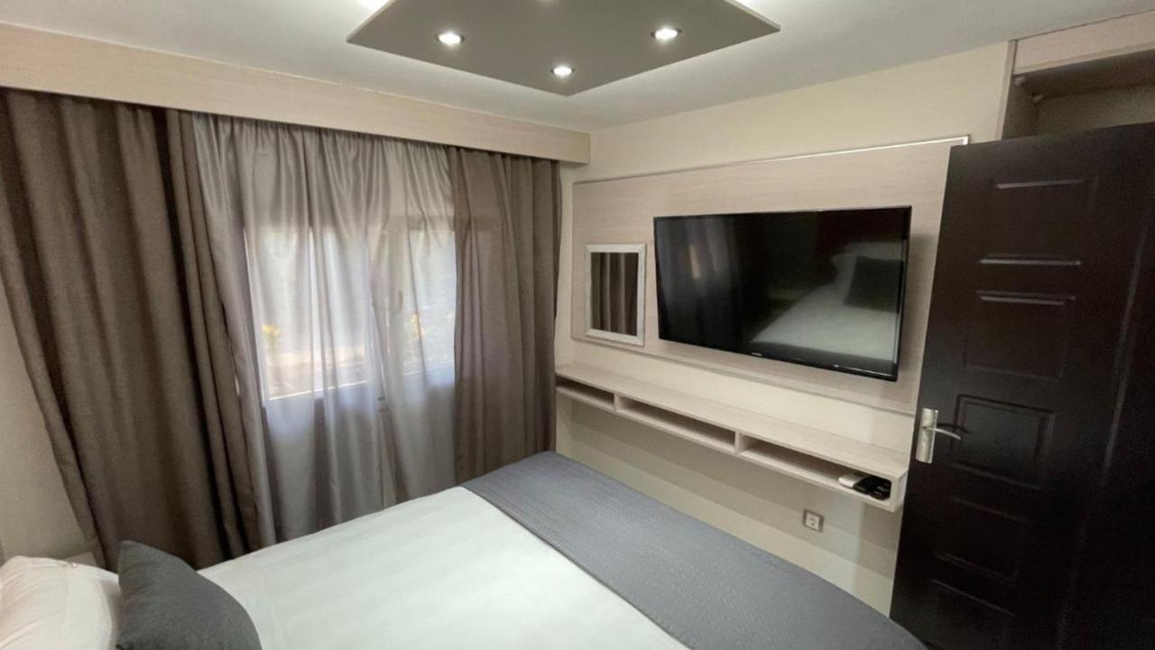 Luxrooms Ofrínion エクステリア 写真