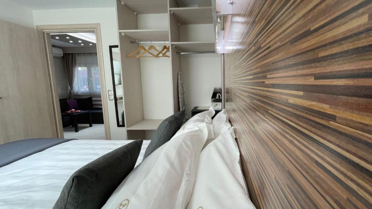 Luxrooms Ofrínion エクステリア 写真